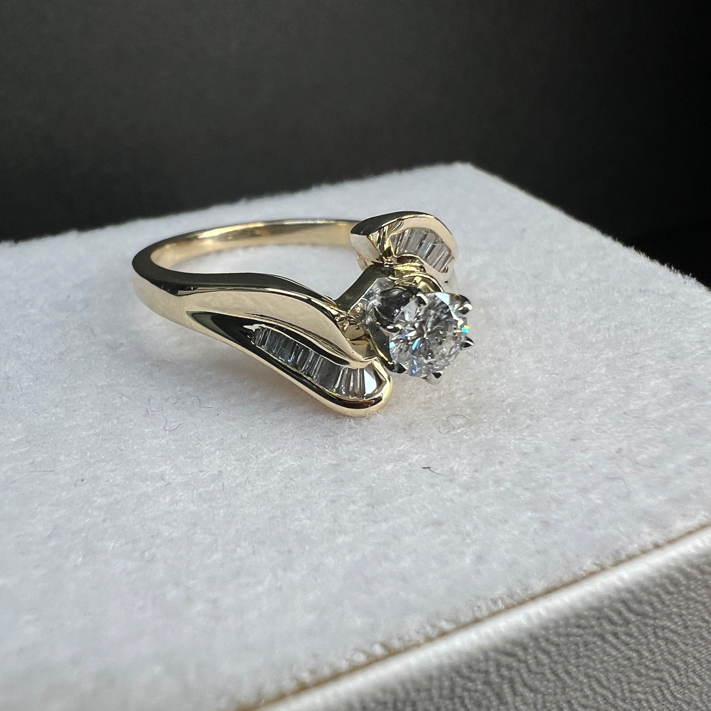 Anillo de Compromiso Oro Amarillo con Diamantes Naturales 0.60ct