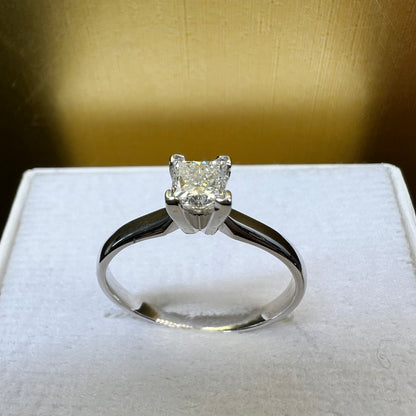 Anillo de Compromiso Oro Blanco 14k con Diamante Natural Princess 0.49ct