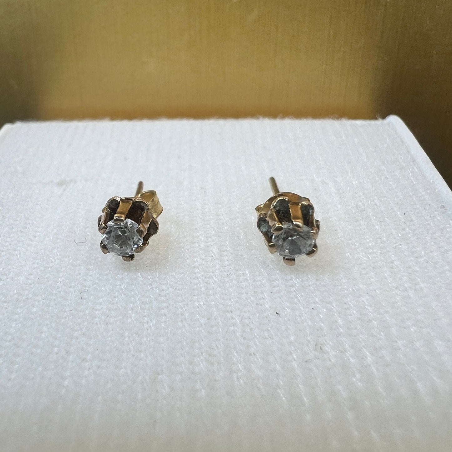 Broqueles con Zirconia Oro Sólido 10kt