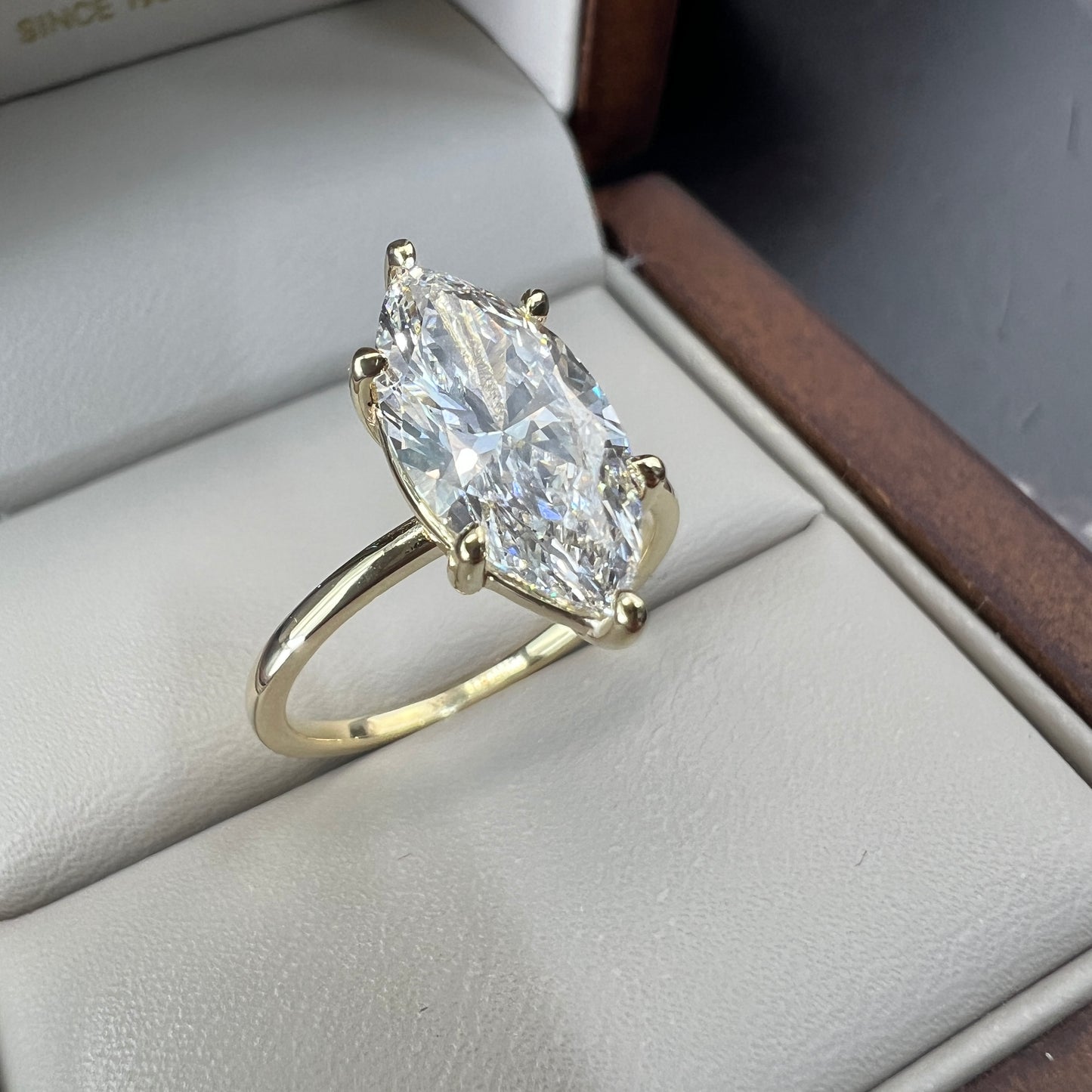 Anillo de Compromiso Oro Amarillo 14k con Diamante de Laboratorio Marquise 2.00ct Certificado IGI