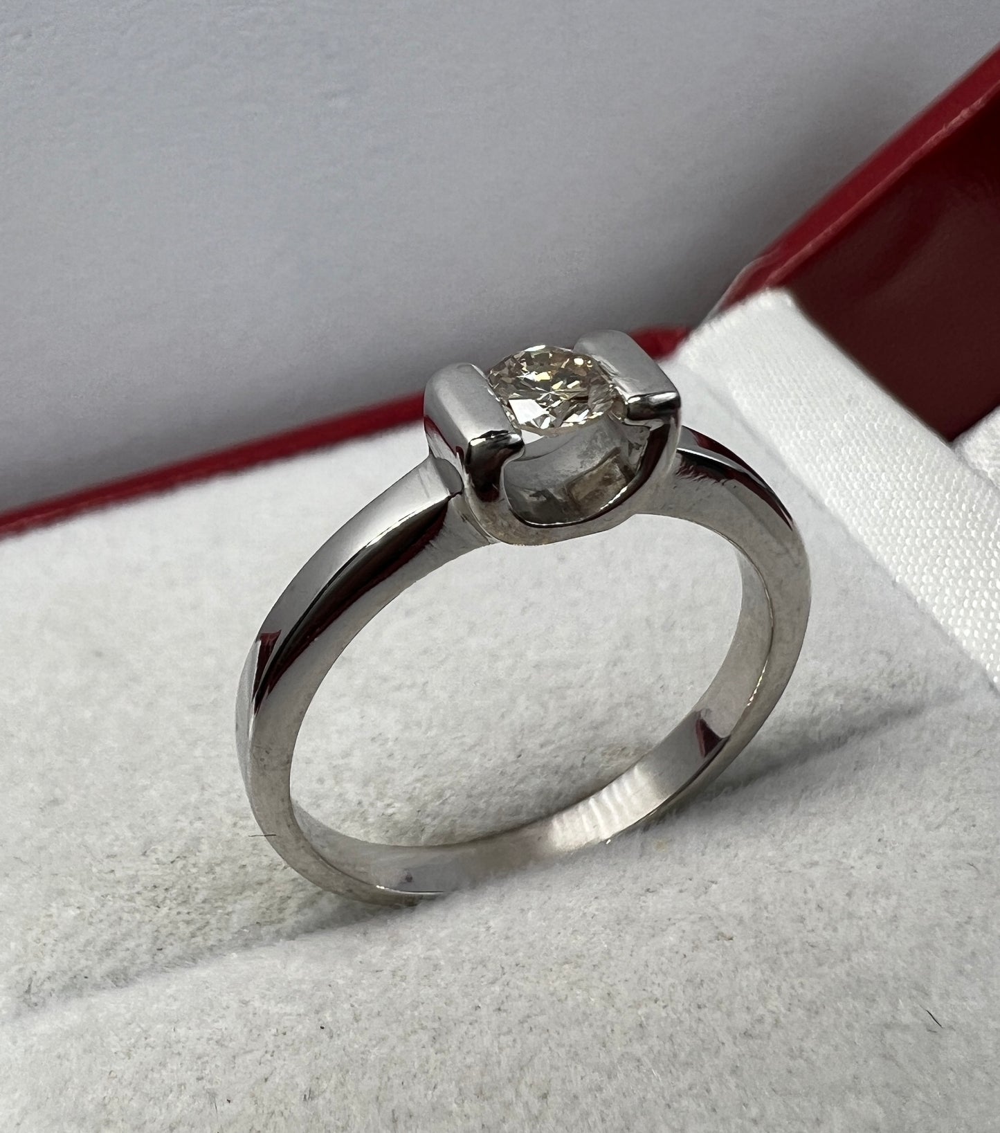 Anillo de Compromiso Oro Blanco con Diamante Natural 0.25ct