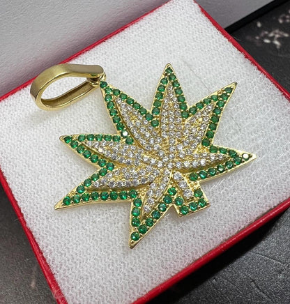 Dije Cannabis Oro Sólido 10kt con Zirconia