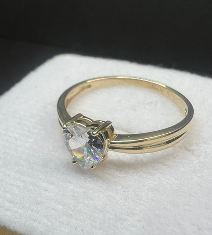 Anillo de Compromiso Oro con Zirconia Corazón