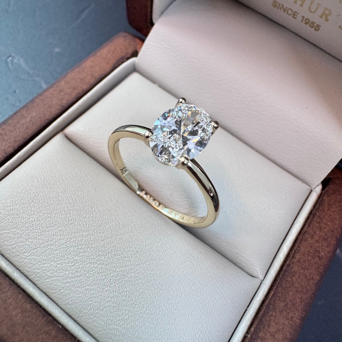Anillo de Compromiso Oro Amarillo 14k con Diamante de Laboratorio Oval 1.50ct Certificado IGI