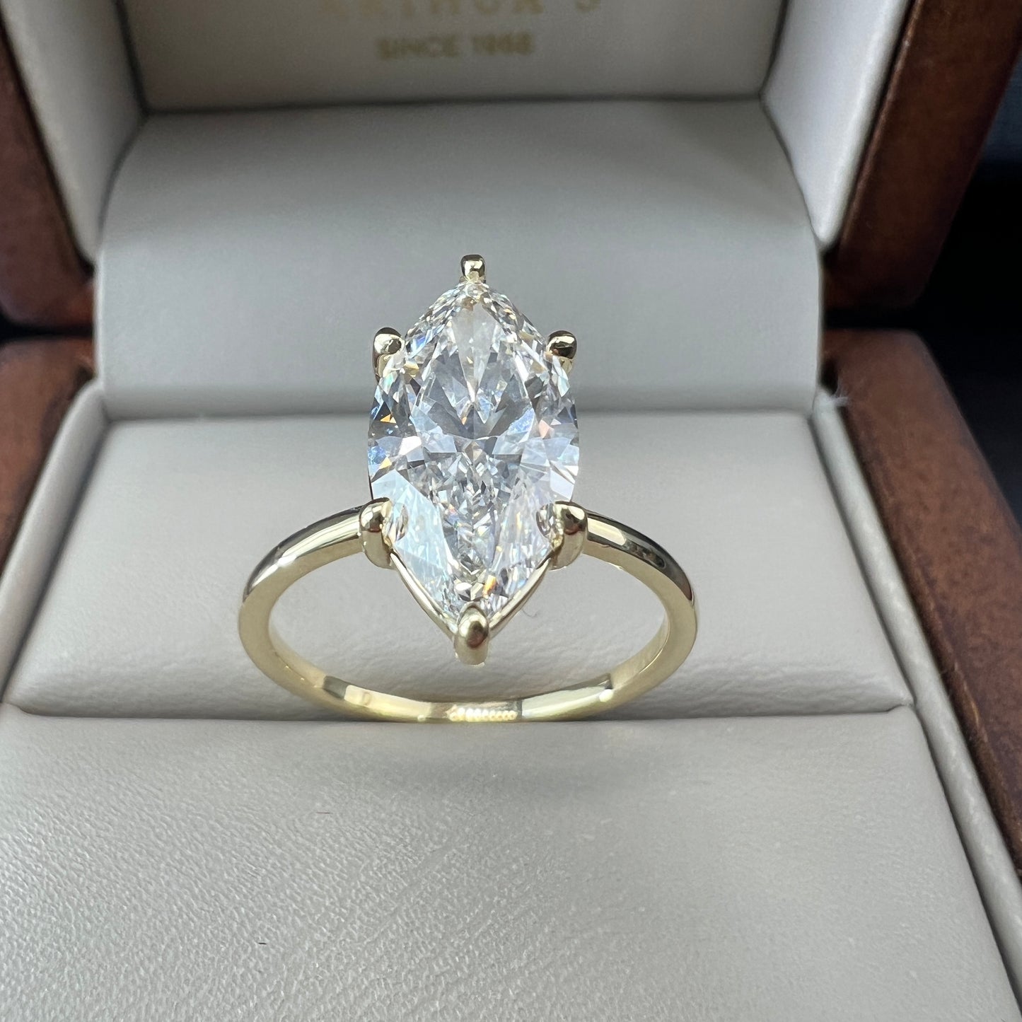Anillo de Compromiso Oro Amarillo 14k con Diamante de Laboratorio Marquise 2.00ct Certificado IGI