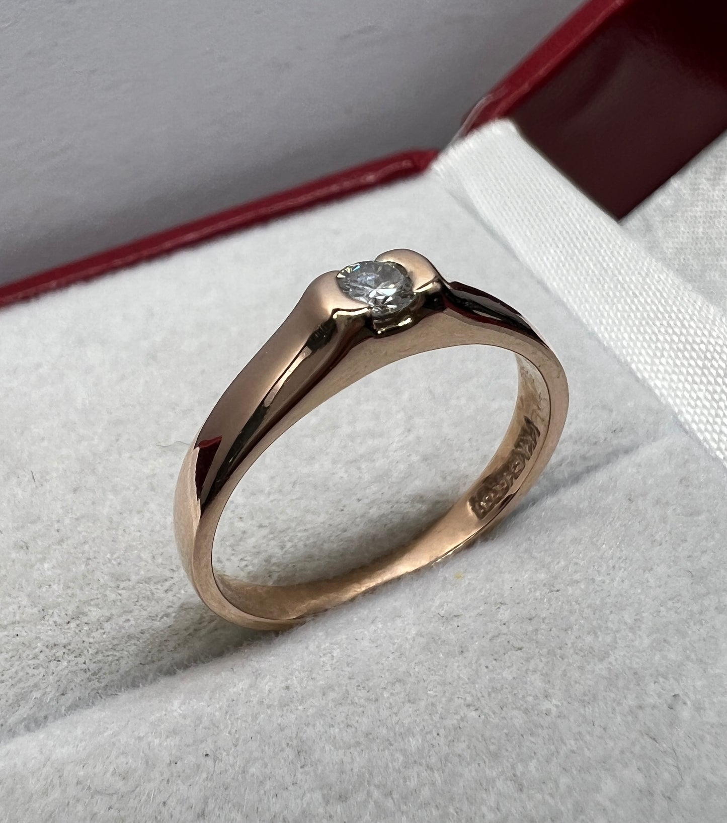 Anillo de Compromiso Oro Rosa con Diamante Natural 0.10ct