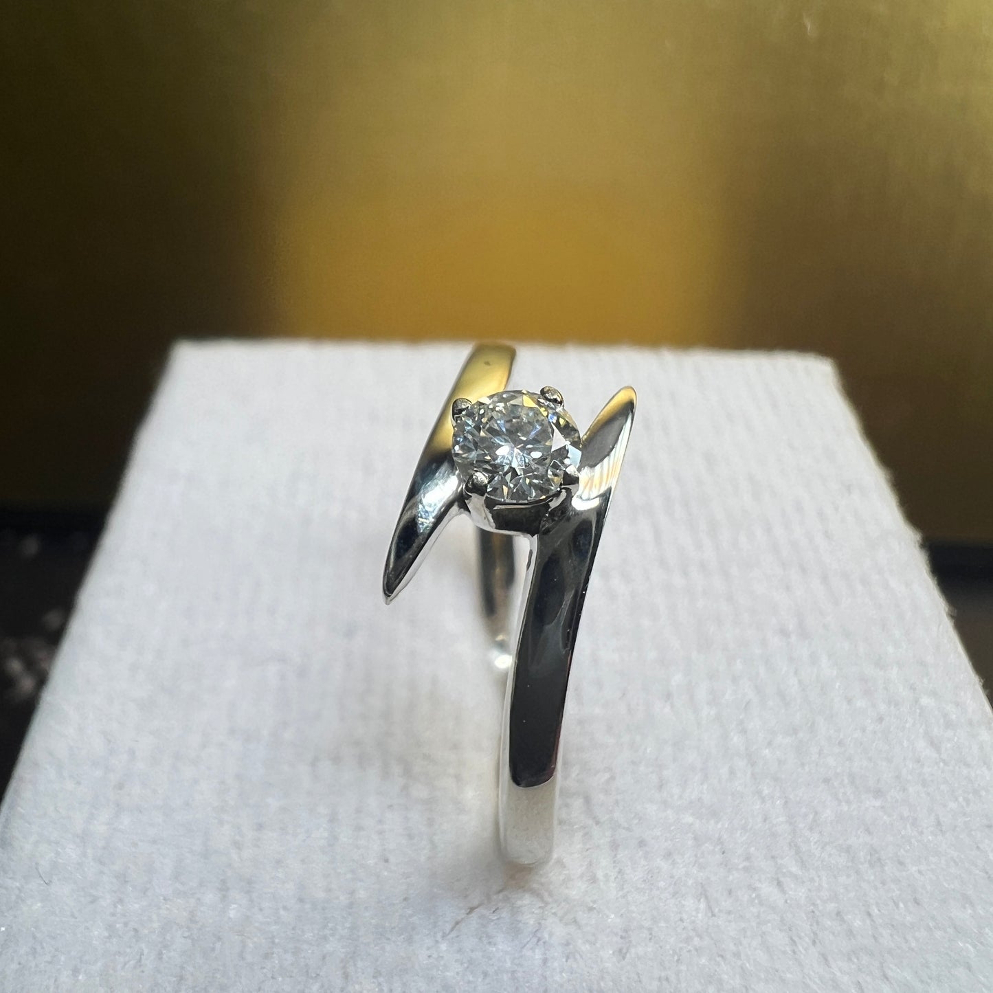 Anillo de Compromiso Oro Blanco con Diamante Natural 0.22ct