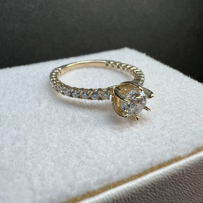Anillo de Compromiso Pavé Oro Amarillo con Diamantes Naturales 1.22ct