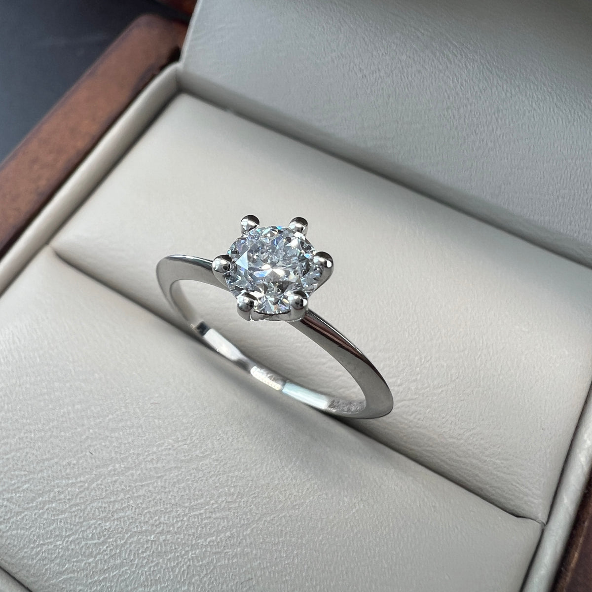 Anillo de Compromiso Oro Blanco de 14k con Diamante Natural Brillante 0.50ct Certificado GIA
