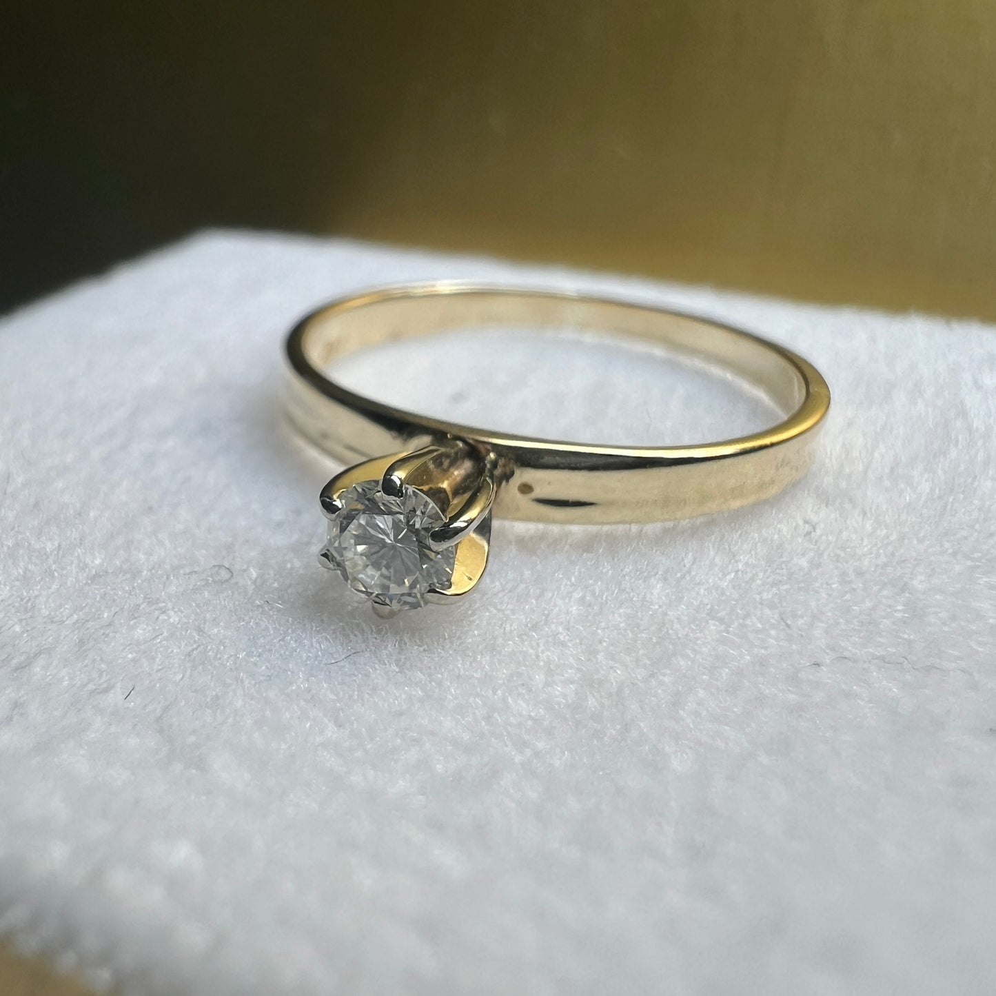 Anillo de Compromiso Oro Amarillo y Diamante Natural 0.13ct