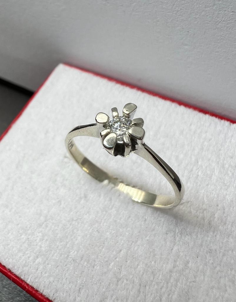 Anillo de Compromiso Oro Blanco con Diamante Natural 0.10ct