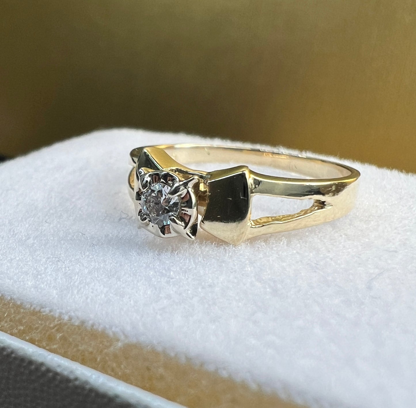 Anillo de Compromiso Oro Amarillo con Diamante Natural 0.15ct