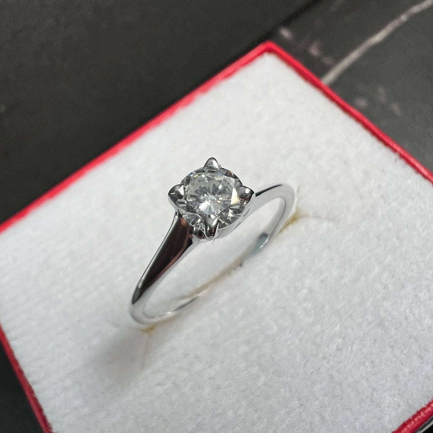 Anillo de Compromiso Oro Blanco con Diamante Natural 0.37ct