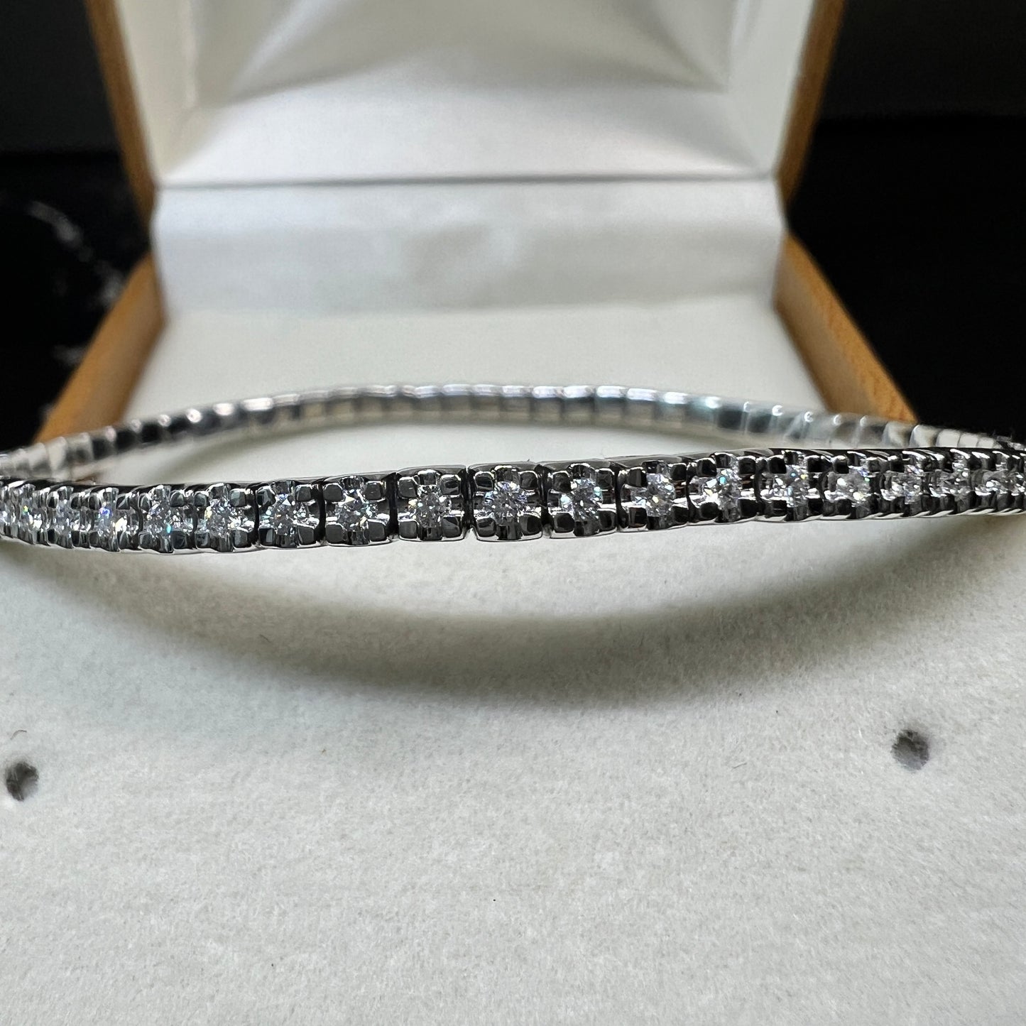 Brazalete Tenis Oro Blanco con Diamantes Naturales 1.40ct