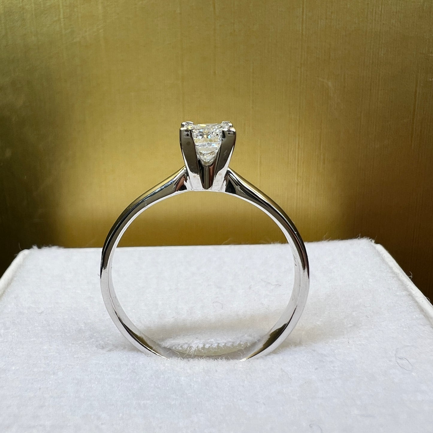 Anillo de Compromiso Oro Blanco 14k con Diamante Natural Princess 0.49ct