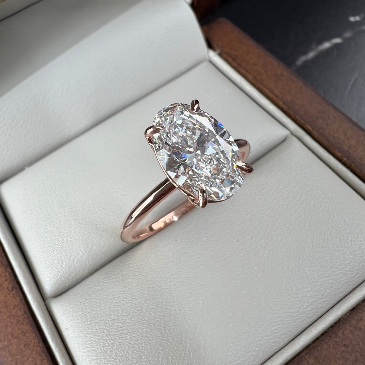 Anillo de Compromiso Oro Rosa 14k Diamante de Laboratorio Oval 2.00ct Certificado IGI