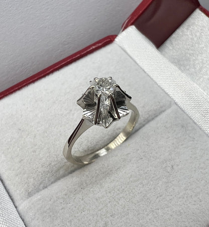 Anillo de Compromiso Oro Blanco con Diamante Natural 0.20ct