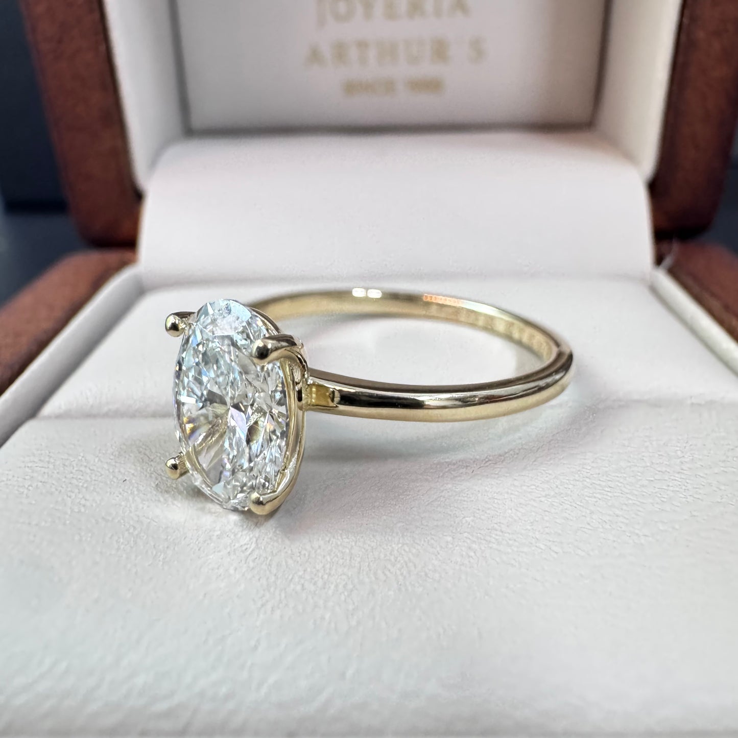 Anillo de Compromiso Oro Amarillo 14k con Diamante de Laboratorio Oval 1.50ct Certificado IGI