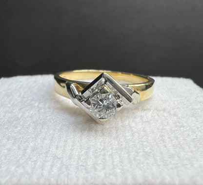 Anillo de Compromiso Oro Amarillo y Blanco con Diamante Natural 0.20ct