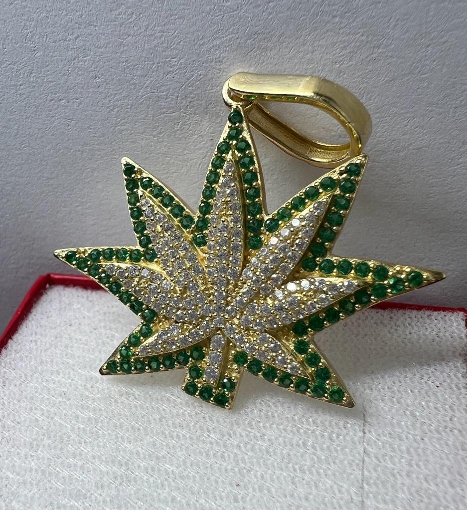 Dije Cannabis Oro Sólido 10kt con Zirconia