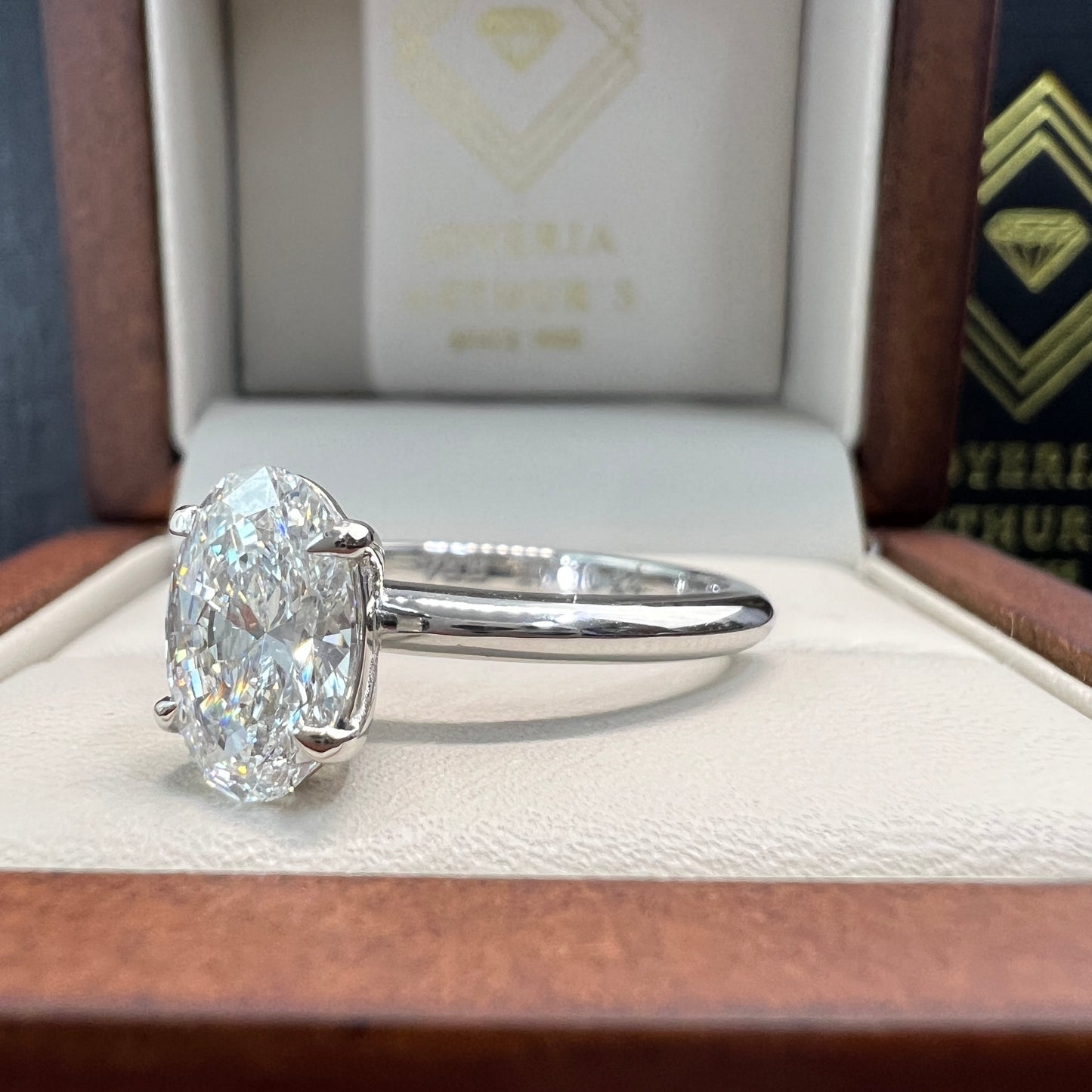 Anillo de Compromiso Oro Blanco 14k con Diamante de Laboratorio Oval 1.50ct Certificado IGI