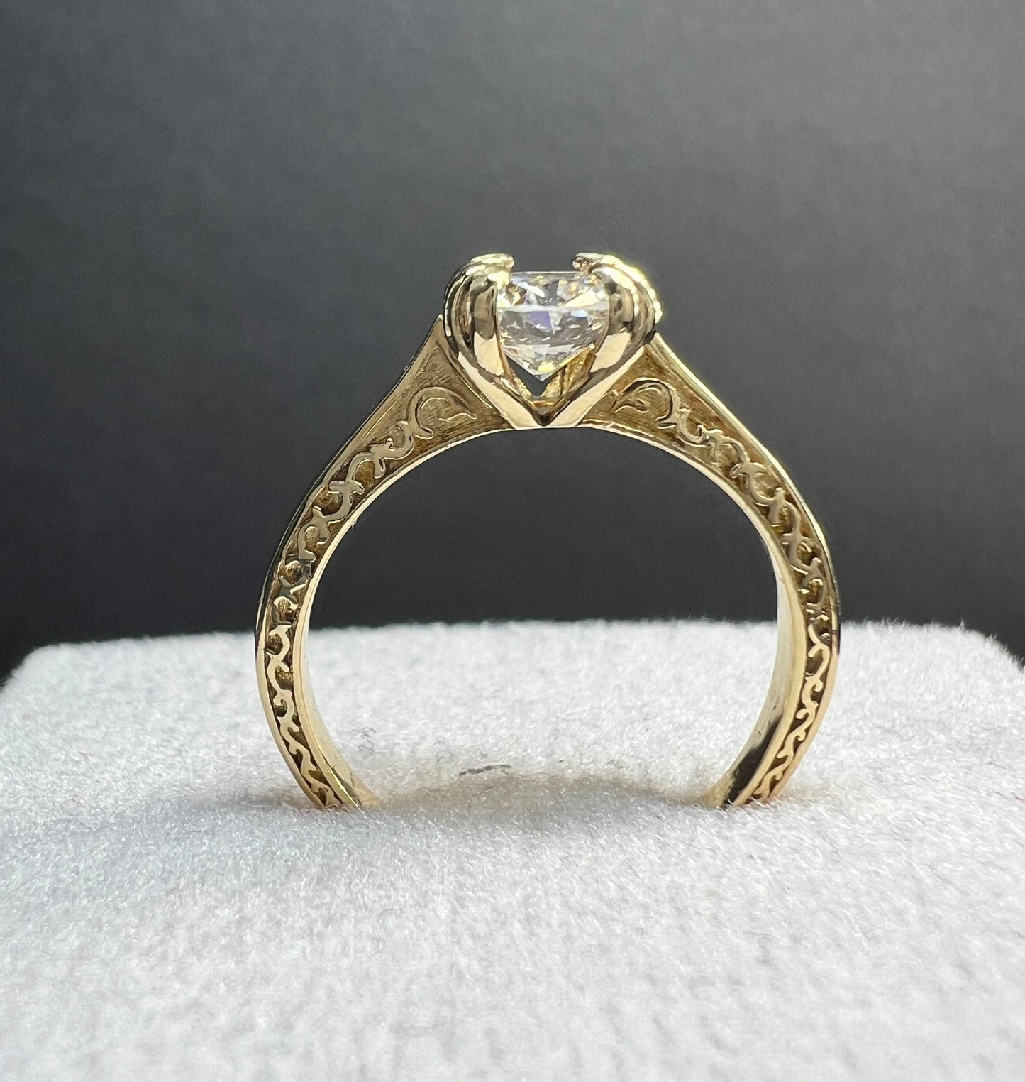 Anillo de Compromiso Oro Amarillo con Diamante Natural 0.85ct