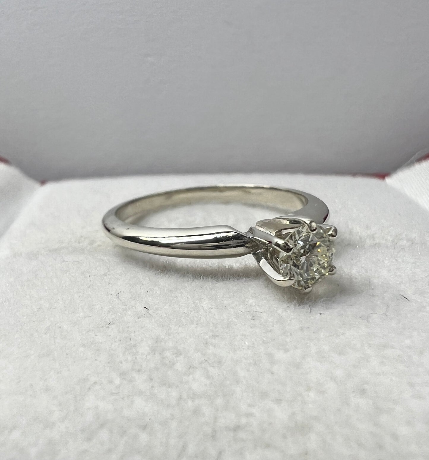 Anillo de Compromiso Oro Blanco con Diamante Natural 0.26ct