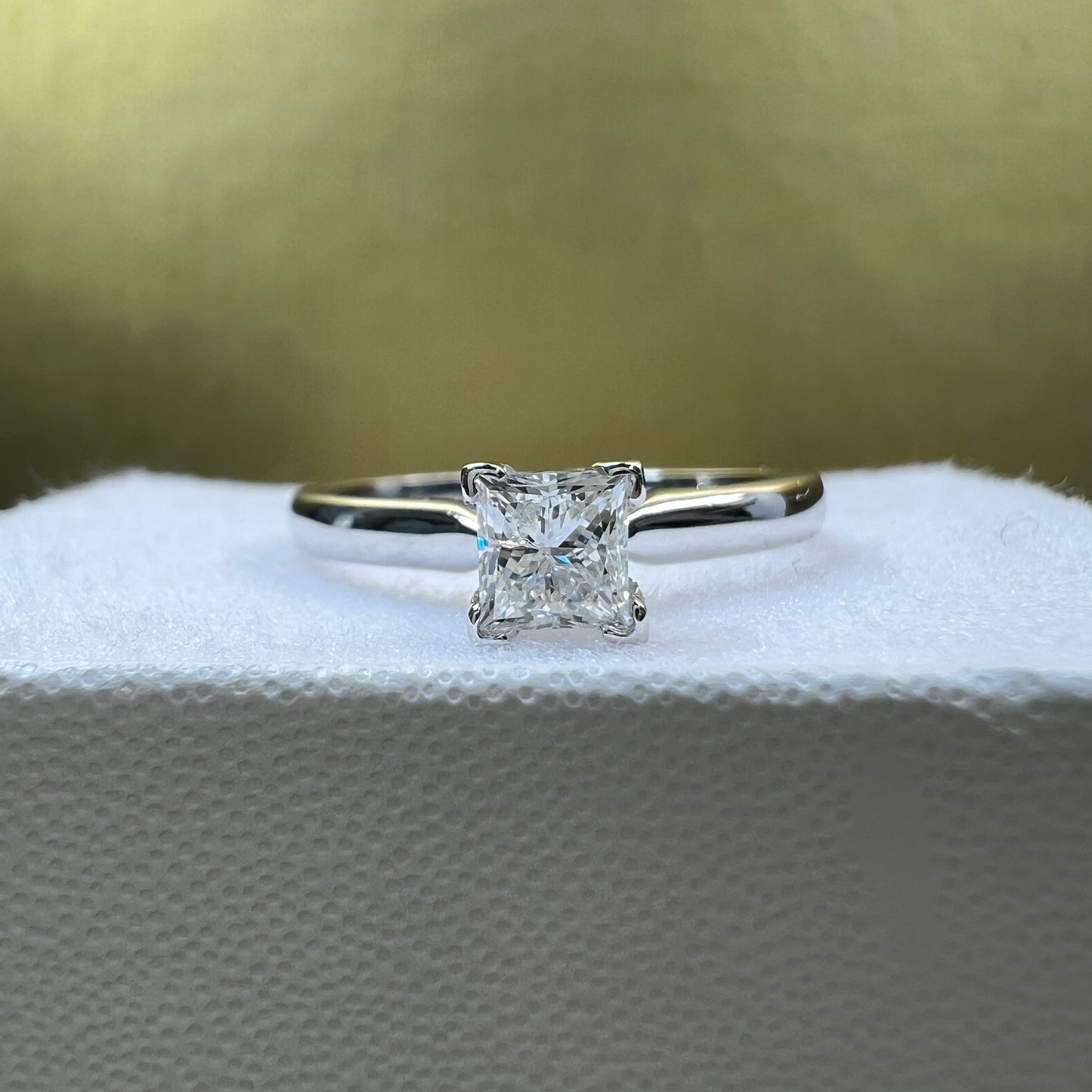 Anillo de Compromiso Oro Blanco 14k con Diamante Natural Princess 0.49ct