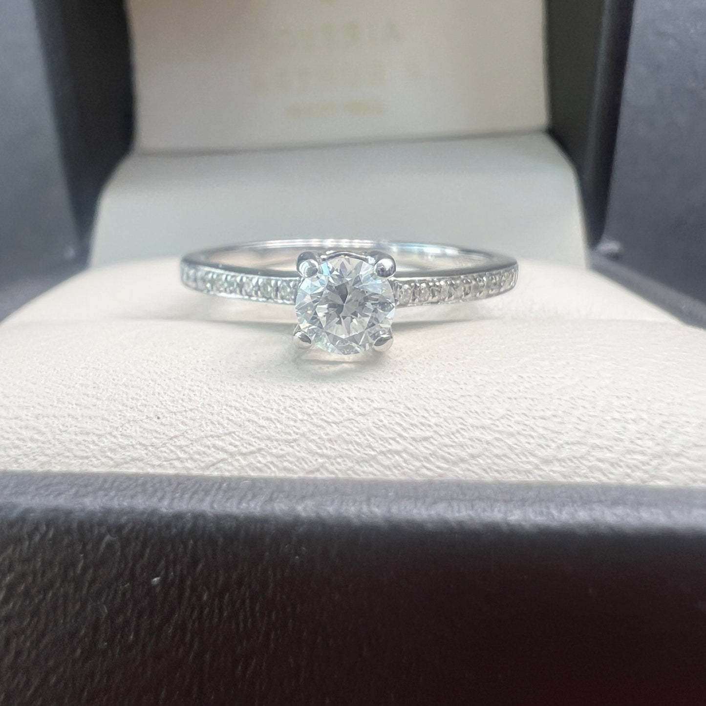 Anillo de Compromiso Oro Blanco 14k con Diamantes Naturales 0.35ct