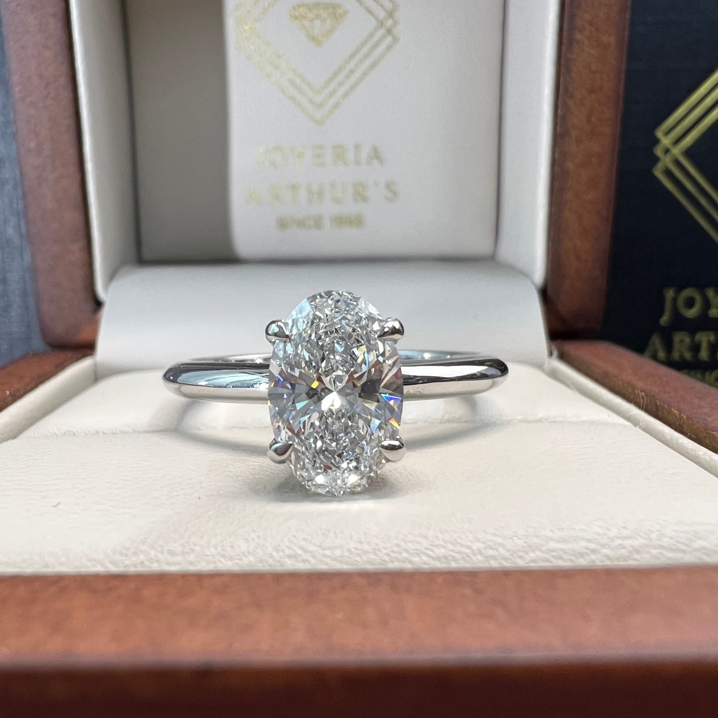 Anillo de Compromiso Oro Blanco 14k con Diamante de Laboratorio Oval 1.50ct Certificado IGI