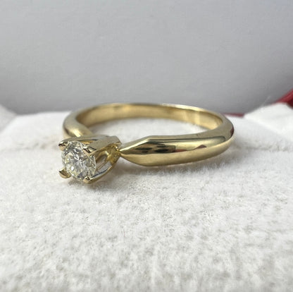 Anillo de Compromiso Oro Amarillo con Diamante Natural 0.25ct