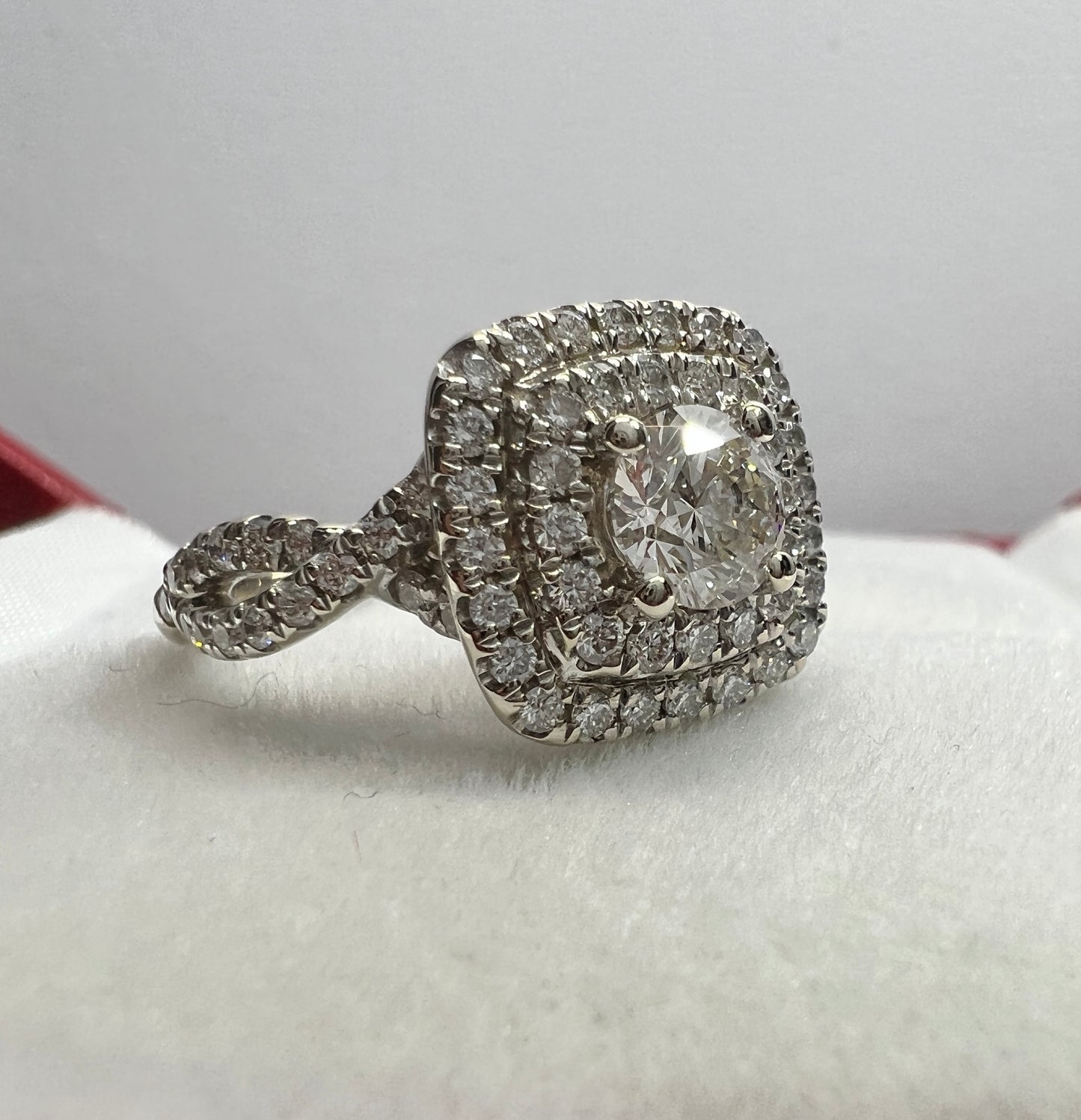 Anillo de Compromiso Oro con Moissanitas Naturales 1.22ct