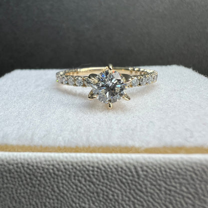 Anillo de Compromiso Pavé Oro Amarillo con Diamantes Naturales 1.22ct