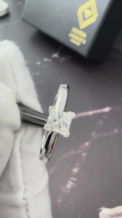 Anillo de Compromiso Oro Blanco 14k con Diamante Natural Princess 0.49ct